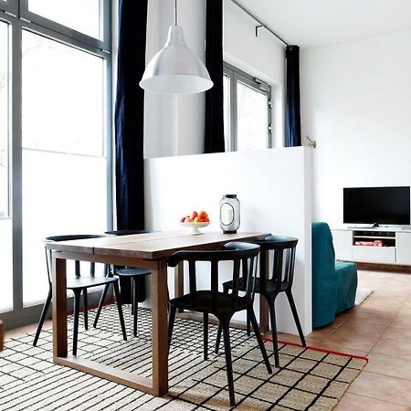 Swine L Rockchair Apartments L Cozy Family & Business Flair In City Center "Mitte" Modern Studio Boxspringbed Welcomes You! Berlin Bagian luar foto